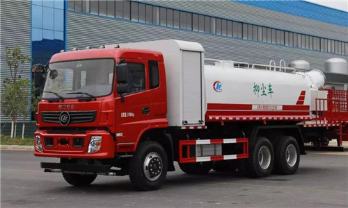 程力智造的程力威牌底盤及整車，其中的一體化抑塵車和園林綠化噴灑高壓消防多功能水車特別受到市場青睞。