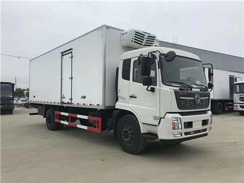 加裝通風(fēng)槽東風(fēng)天錦廂長7.8米冷藏車不超重，可以辦營運(yùn)證了