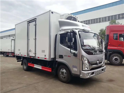現(xiàn)有一臺(tái)福田奧鈴新捷運(yùn)4.2米冷藏車現(xiàn)車,低價(jià)虧本出售！虧本出售！