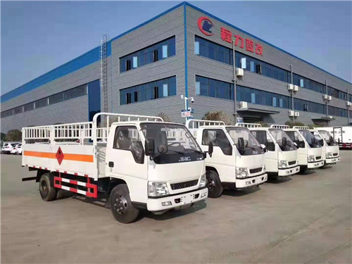 新程力5臺江鈴廂長4.2米氣瓶運輸車發車了