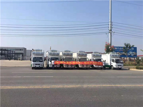 6臺東風多利卡餐車發往云南