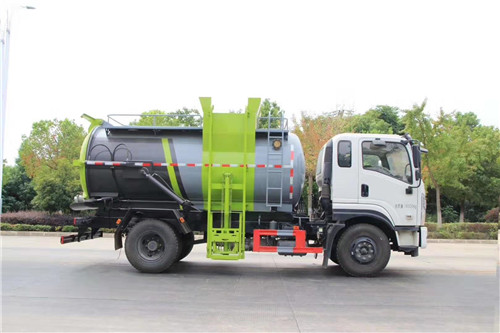 國六專底D1罐式餐廚垃圾車面世！免征環保均已下達，上戶無憂，歡迎選購！