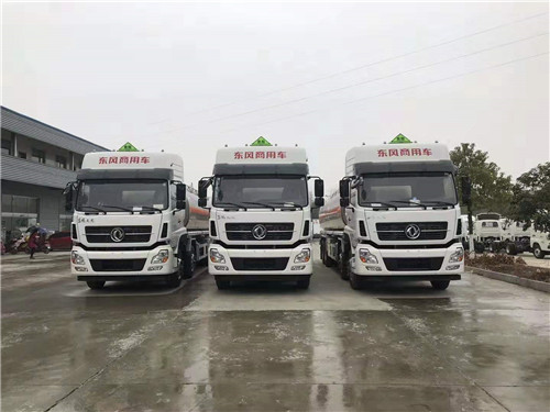 東風天龍前四后八32噸鋁合金運油車三兄弟齊發漢中，共襄掙錢大業