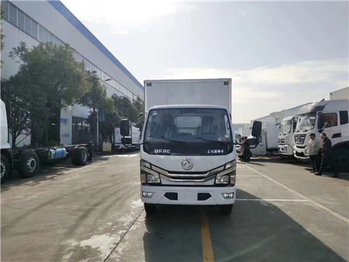 國六東風多利卡D6廂長4.1米冷藏車可以在北京市上牌了