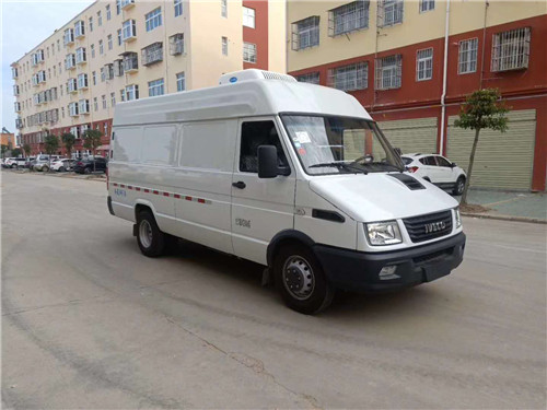 南京依維柯柴油面包冷藏車大空間，市內不限行