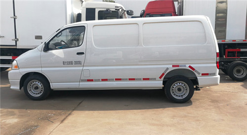 金杯新快運國六面包冷藏車，汽油，市內不限行