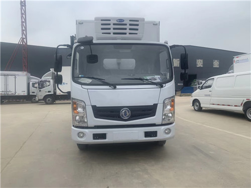 東風(fēng)綠牌插電式混合動(dòng)力國(guó)六冷藏車市區(qū)低速有電時(shí)用電，高速或無(wú)電時(shí)用油，油電混合車輛，市區(qū)不限行