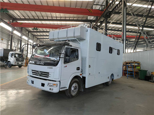 國五東風多利卡餐車，水箱400升，滿足150人生活需求