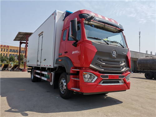 重汽豪瀚6米8冷藏車參數