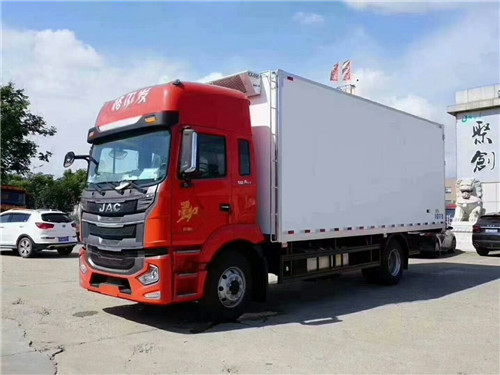 江淮格爾發A5x高頂雙臥冷藏車