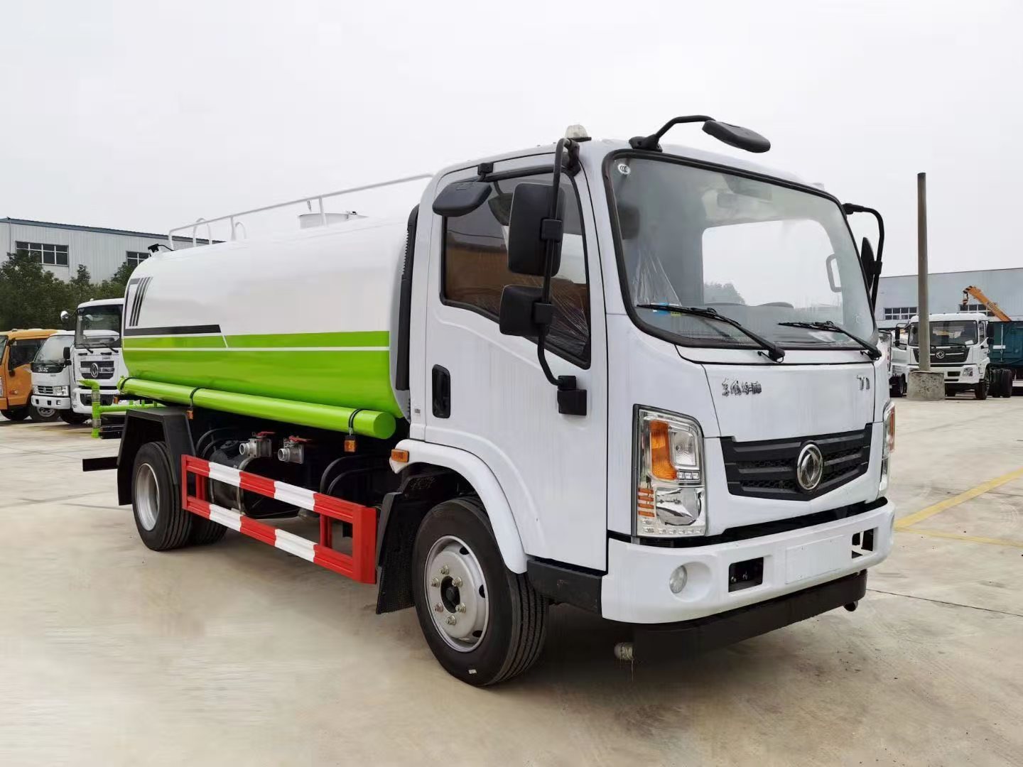 東風T1防疫消毒車罐體有效容積9立方現車特價，同級別車型全球最低