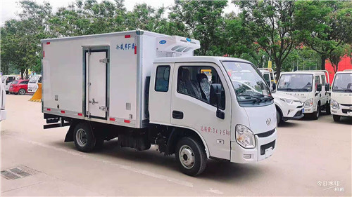 躍進小福星S70排半冷藏車大空間儲物，午休不用愁