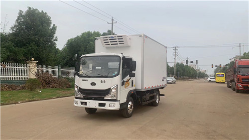 中國重汽藍(lán)牌不超重冷藏車（國VI）