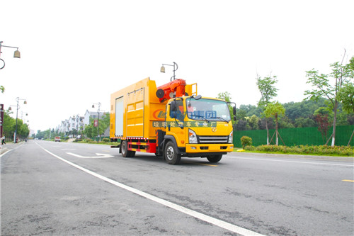 多功能樹枝修剪粉碎的綠化綜合養護車