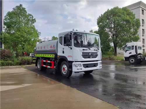 12噸國六東風多利卡D9灑水車，12方灑水車