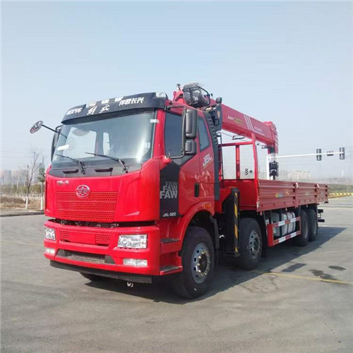 今日推薦一款國六解放前四后八320馬力上裝三一16噸吊機