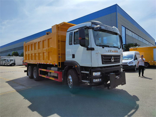 國(guó)六重汽汕德卡后雙橋除雪車:公告、免征、環(huán)保齊全