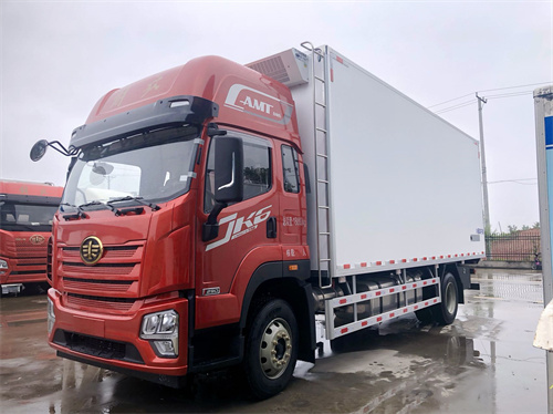解放J6K 6.8米冷藏車，解放品質(zhì)，引領(lǐng)全球！