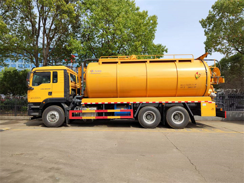 獨家搶先！重汽汕德卡后雙橋清洗吸污車旺季優惠活動進行中