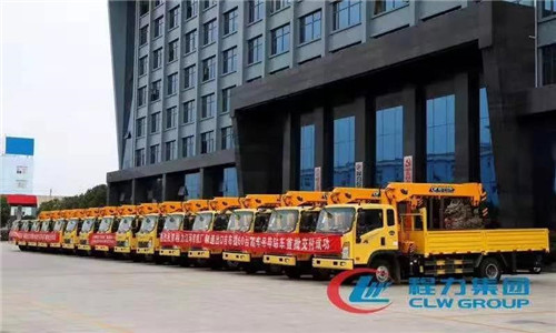 程力多用途隨車吊穩居國內領先地位。