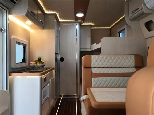 東風御風打造全新御風最高性價比后雙胎自動檔C型房車