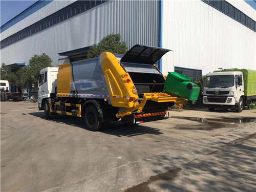東風天錦12方壓縮式垃圾車CLW5168ZYSD5型壓縮式垃圾車 (1).jpg