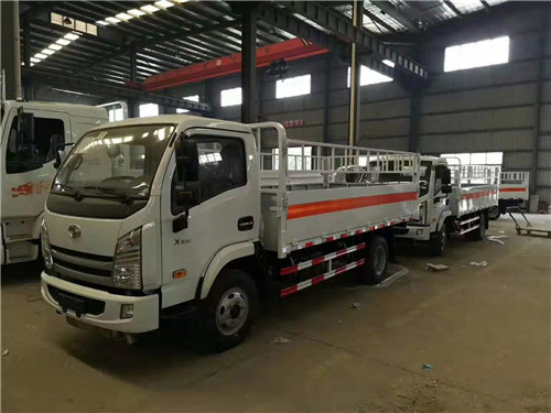 4臺上駿X100氣瓶運輸車