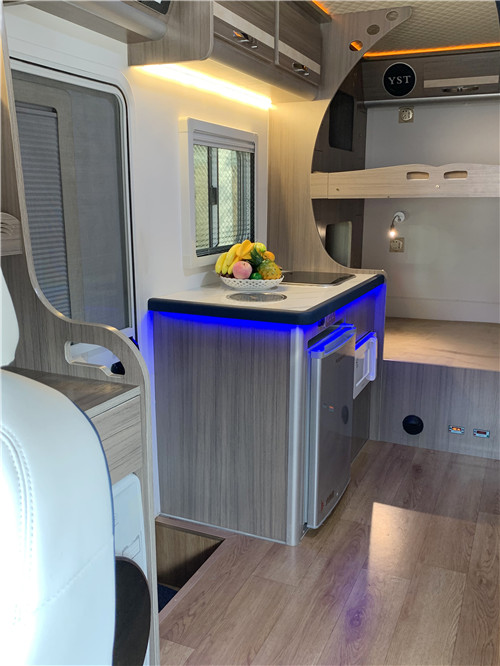 依維柯歐勝C型4-6人旅居房車內飾圖片