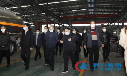 程阿羅總經理詳細向調研組的領導們講述了目前集團全面恢復生產及銷售工作情況，以及所面臨的具體問題和暫時困難。