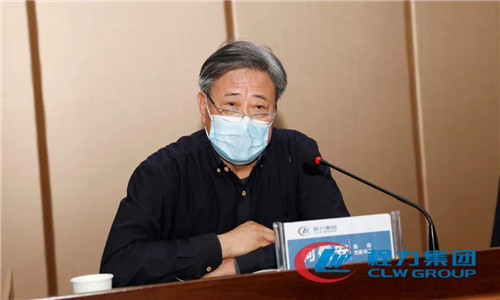 最后，集團公司黨委書記何儒安宣讀了《程力集團關于宣傳管理工作實施“五個一”新媒體矩陣工程的通知》，并對該工程的實施安排和重要意義發表了重要講話，并對會議進行總結發言。