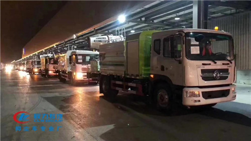 程力集團彰顯大企風范，八天交付45臺東風天錦抑塵車出口阿聯酋！