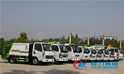  程力吊裝壓縮垃圾車專業(yè)廠，以科技創(chuàng)新為先導(dǎo)，吊裝壓縮垃圾車系列產(chǎn)品一舉成為網(wǎng)紅產(chǎn)品。