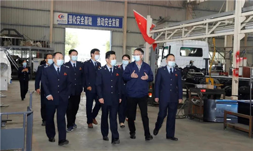 稅務局領導參觀了程力汽車集團工業園的自動化生產流水車間后，對其給予了高度評價；在目前疫情環境嚴峻的大環境下，程力汽車集團所展現出的雄厚實力是對隨州市經濟復蘇穩步發展的重要保障，是穩固全市稅收工作的重要基石。