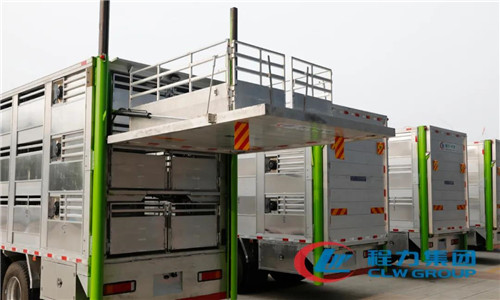  智能遙控配送裝置將幼禽從一層輸送至三層，每一次裝運(yùn)都能做到全程綠色無污染無異味，而且智能高效人性化操控工作流程。