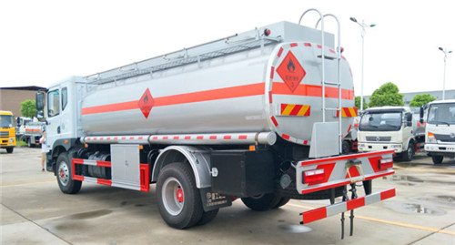 東風多利卡D9運油車 (2).jpg