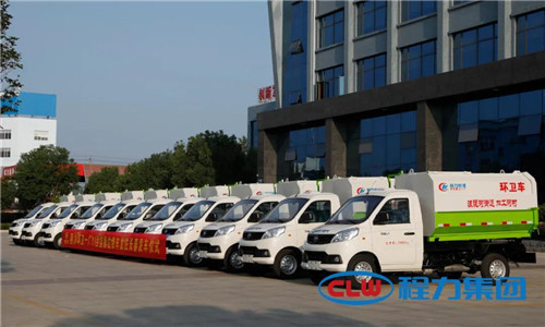  這種小型鄉鎮主流環衛垃圾清運車，底盤離地角高，通過性好，箱體方正有效容積率大，特別適合我國鄉村道路作業，在廣大鄉鎮及農村市場非常受歡迎。