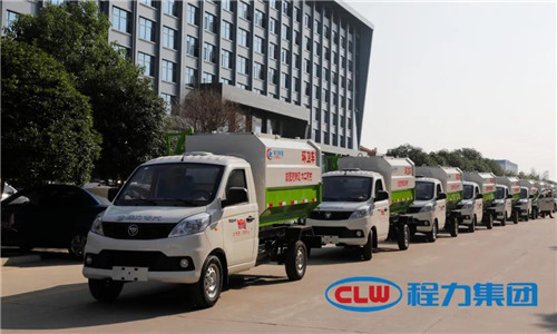  這種小型鄉鎮主流環衛垃圾清運車，底盤離地角高，通過性好，箱體方正有效容積率大，特別適合我國鄉村道路作業，在廣大鄉鎮及農村市場非常受歡迎。