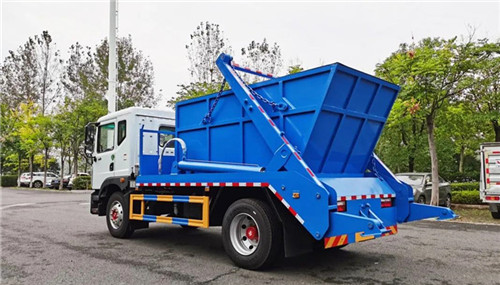 國(guó)六東風(fēng)D9擺臂垃圾車 (3).jpg