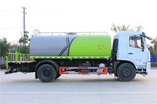 國(guó)六D3L 12噸灑水車 (2).jpg
