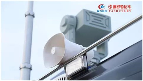 　頂部：雷達偵測設備，電子干擾及無人機誘騙一體，無線電檢測設備，光電跟蹤設備