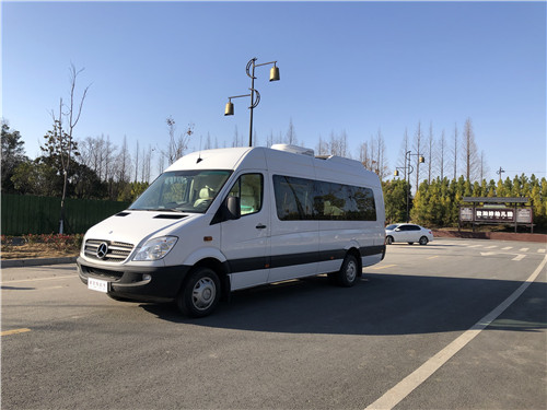 國六標準奔馳威霆商務車