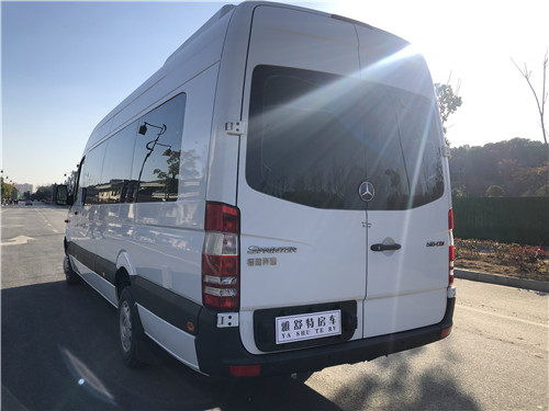 國六標準奔馳威霆商務車