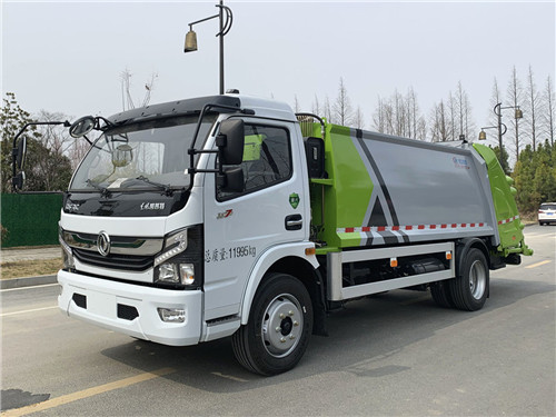 國(guó)六東風(fēng)多利卡8方壓縮式垃圾車 (1).jpg