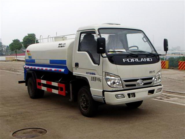 真國(guó)四福田中馳5.4立方灑水車