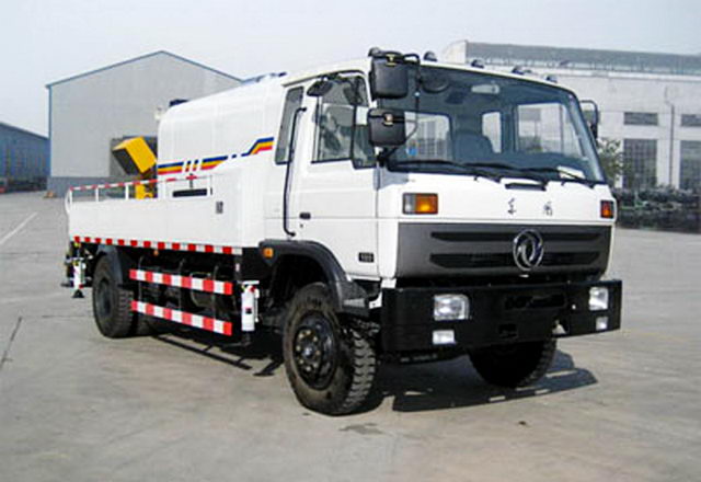 國四東風153混凝土泵車