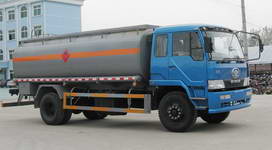 解放油罐車