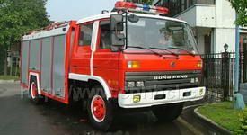 東風(fēng)145泡沫消防車