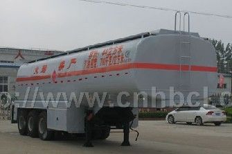 42-50立方運(yùn)油半掛車(chē)