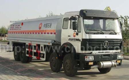 老款北奔前四后八天燃?xì)庥凸捃? />
                      </div>
                      <div   id=