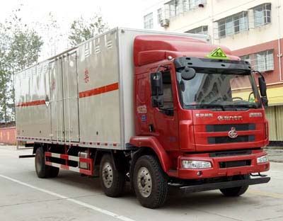 國五東風(fēng)柳汽廂長9.55米雜項危險物品廂式運輸車 